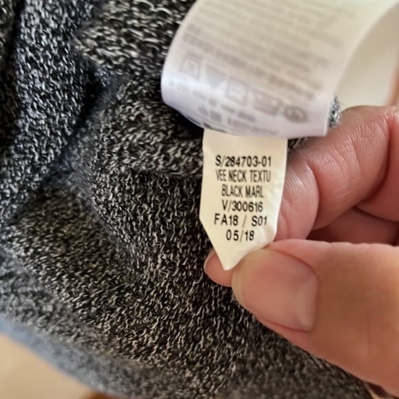 Old navy gray tunic v neck long sleeve size M light ribbed - Picture 4 of 11